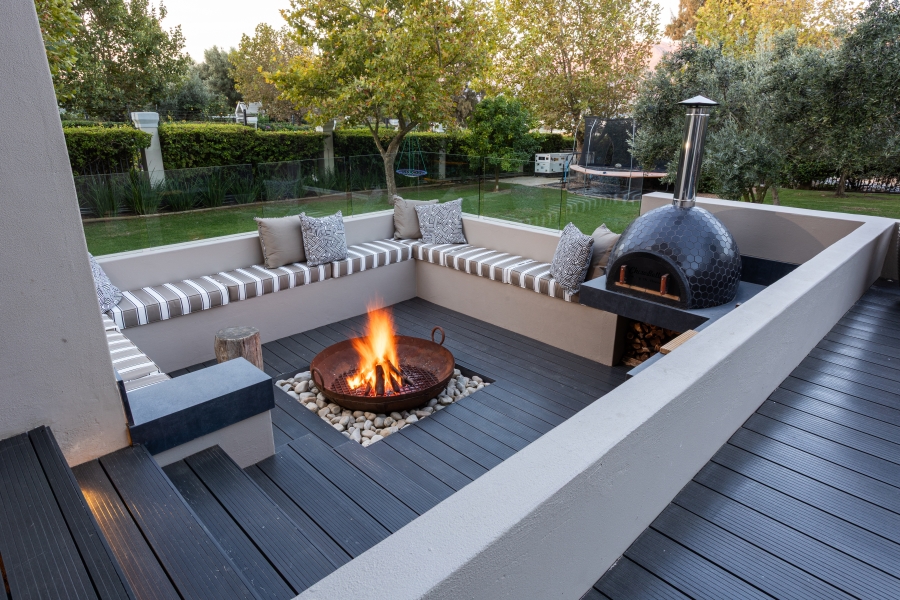 6 Bedroom Property for Sale in Winelands Western Cape